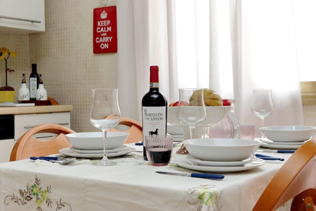 Relax Rome With 2 Balconies - 2 Bedroom Flat, 3Rd Floor With Lift, High Comfort, Quite, A Walk From Urban Train Station Gemelli And Metro A Stops Battistini & Cornelia Connecting To Center In 20 Minutes, 2 Steps From Bus Stop, Cycle Path, Groceries Екстер'єр фото