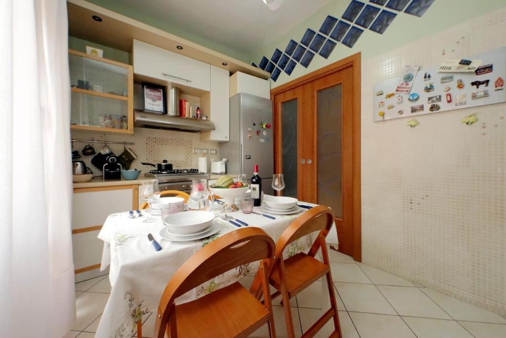 Relax Rome With 2 Balconies - 2 Bedroom Flat, 3Rd Floor With Lift, High Comfort, Quite, A Walk From Urban Train Station Gemelli And Metro A Stops Battistini & Cornelia Connecting To Center In 20 Minutes, 2 Steps From Bus Stop, Cycle Path, Groceries Екстер'єр фото